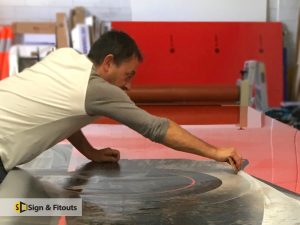 sign maker, Banner sign fabrication