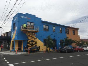 Building sign, sign installation