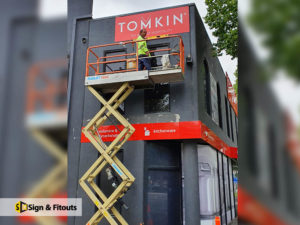 Building sign, sign installation