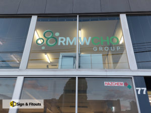 Window graphics, window decals, window sign, Vinyl lettering