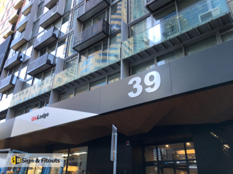 3D sign, Building sign